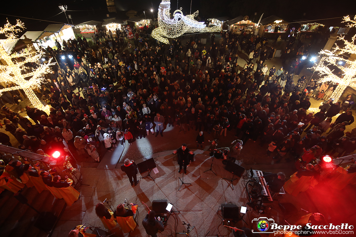 VBS_4468 -  Il Magico Paese di Natale 2024 - Spettacolo di Inaugurazione a Govone.jpg